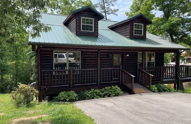 An Absolutely Charming Cabin!!!