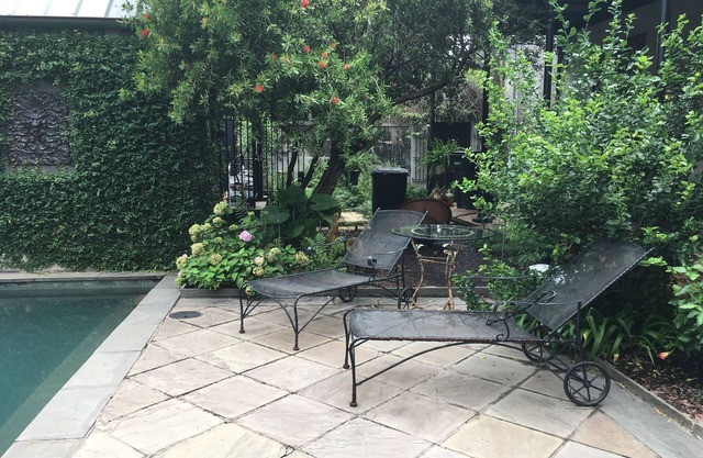 1850s Garden District Boutique Stable House w / Private Courtyard