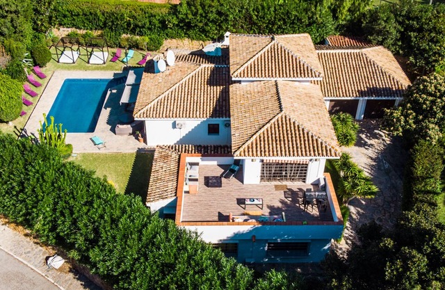 ***Andalousian villa, 10 bedrooms Marbella***