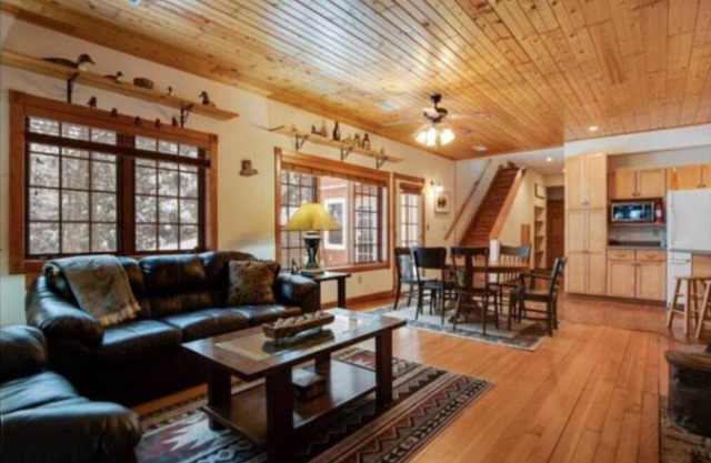 Andy Lee’s Bearskin Cabin