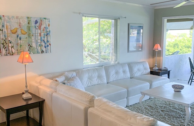 Hermoso Bayside Condo