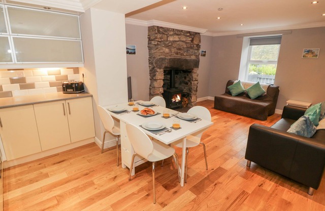 ANNEST, pet friendly, country holiday cottage in Bethesda