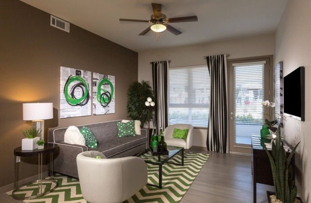 Anton 1101 Escape: 1BR w/ Pool, Gym & Family Comfort