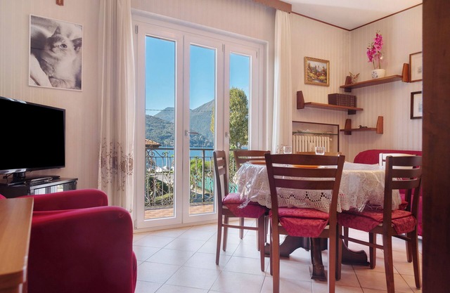 Apartamento 'Casa Rosanna - Vista Lago' con vistas al lago, jardín compartido y balcón