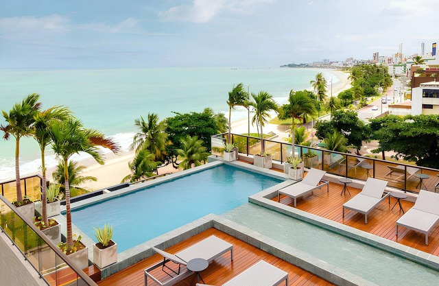 Apart hotel on the front beach in Manaíra