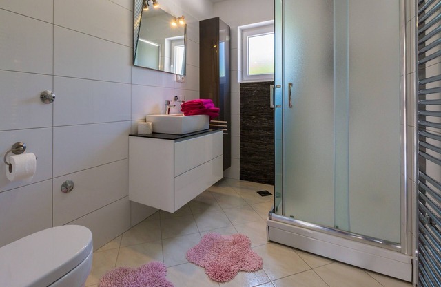 Apartment Black&white (10726-A1) - Klenovica (Novi Vinodolski)