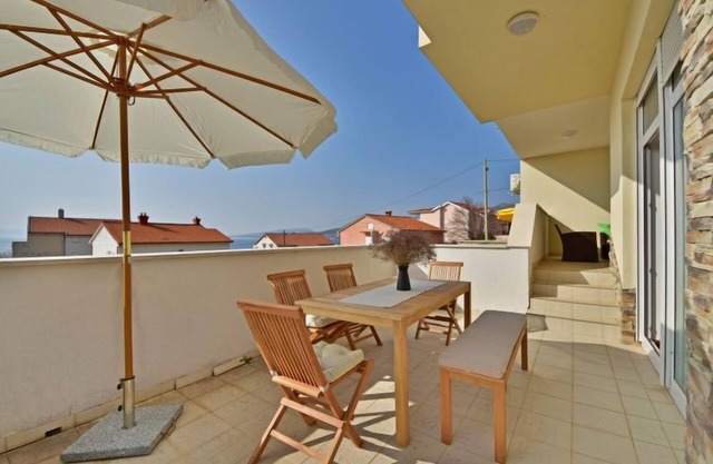 Apartamento Cvit 2 by Interhome