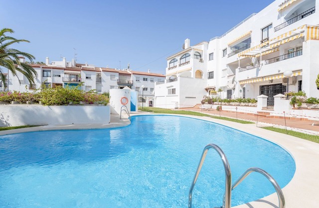 Apartamento "Alcazaba Zona Parador" Cerca de la Playa con Terraza y Piscina Compartida