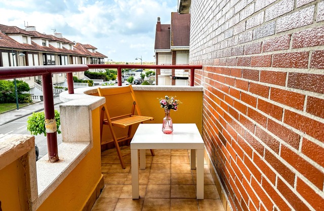 Apartamento en SOMO a 300m de la PLAYA. Ideal para parejas y familias.