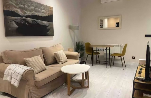 Apartamento ideal para familias. A 12 minutos del palacio real.
