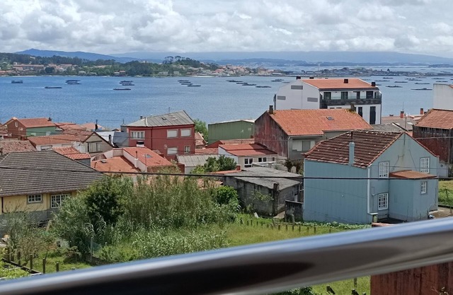 APARTAMENTOS TERRAMAR con vistas al mar cerca de la playa en la Ria de Arousa.