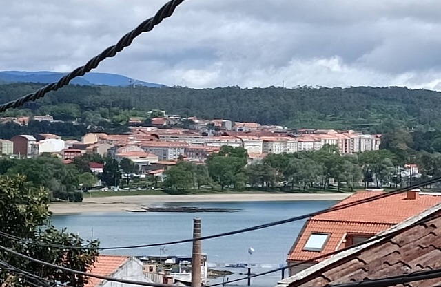 APARTAMENTOS TERRAMAR con vistas al mar cerca de la playa en la Ria de Arousa.