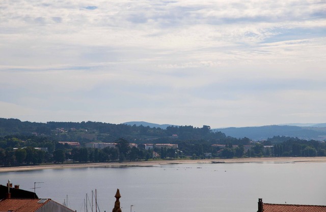 APARTAMENTOS TERRAMAR Con vistas al mar y cerca de la playa en la ría de Arousa