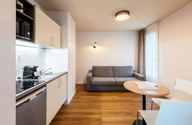Aparthotel Adagio access Paris Asnières*** - 2 Room Apartment for 4 People