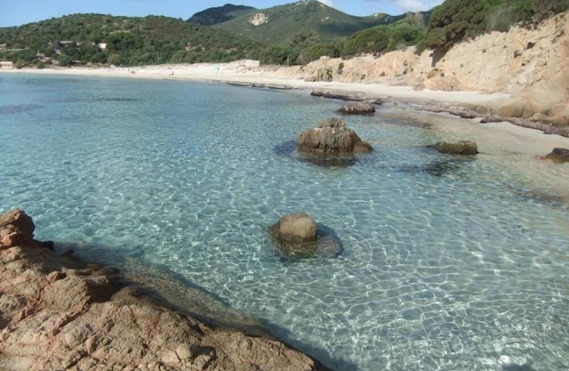Apartment with terrace and sea views, 2 minutes walk from the beach!
