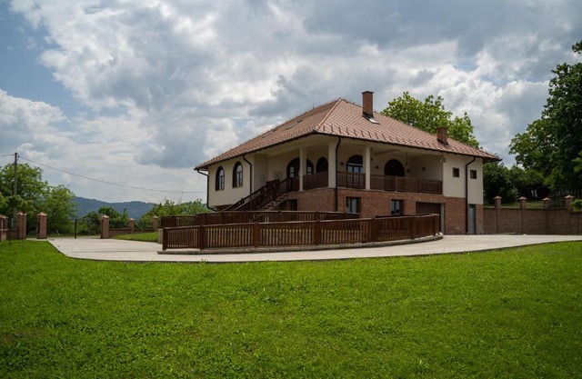 Apartmani Vinarije IN
