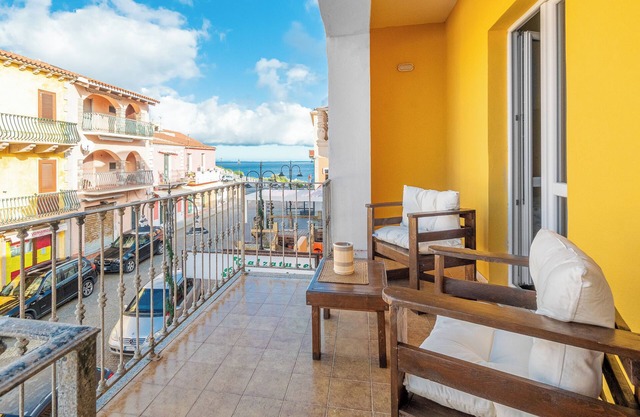 Apartamento "Valentina" con vistas al mar, balcón privado, Wi-Fi y patio privado