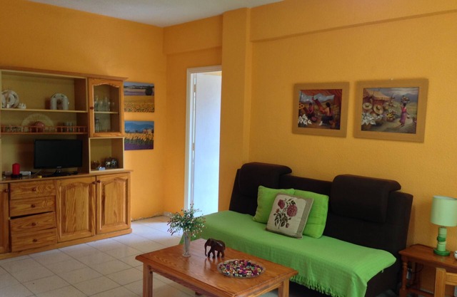 Apartamento El Puente, moderno, céntrico, luminoso situado en la zona comercial