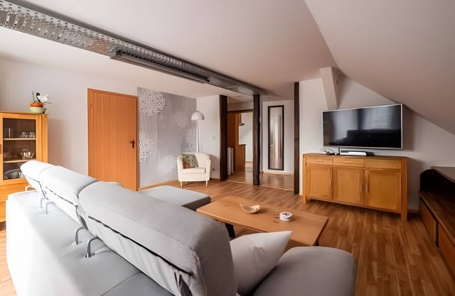 Apartamento '1' con terraza compartida, jardín privado y Wi-Fi