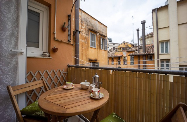 Apartment 2 min from Trevi Fountain