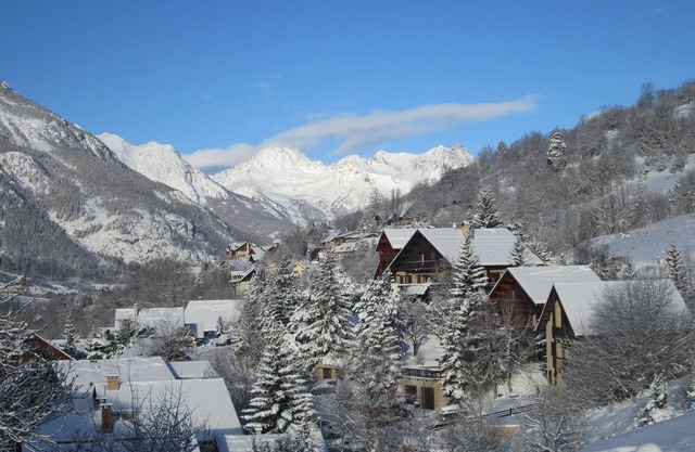 Apartamento 2-4 PERSONAS - Serre Chevalier 1350 m - VISTAS agradable en el MONTANA