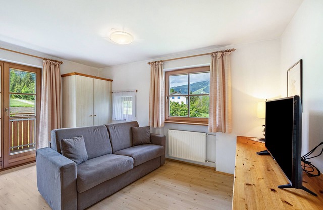 Apartamento '2' con vistas a la montaña, jardín compartido y Wi-Fi