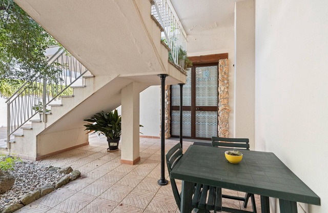 Apartamento '2' con jardín compartido, Wi-Fi y aire acondicionado