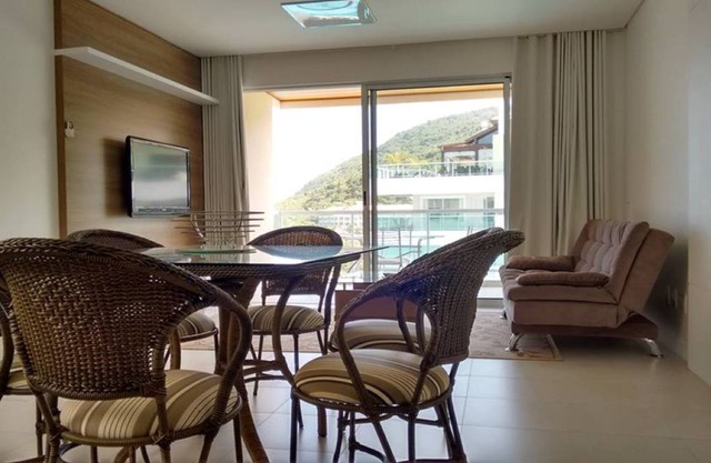 Apartamento 207 frente al mar, de pie sobre la arena. Playa Costão do Santinho