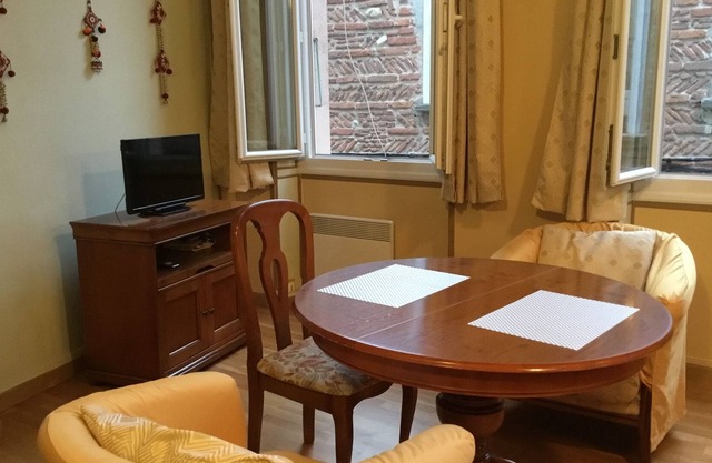 GRAN APARTAMENTO CENTRO CIUDAD PERPIGNAN PARA PAREJA DISPONIBLE