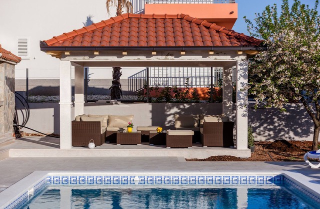 Villa con piscina A5 (4 + 2)