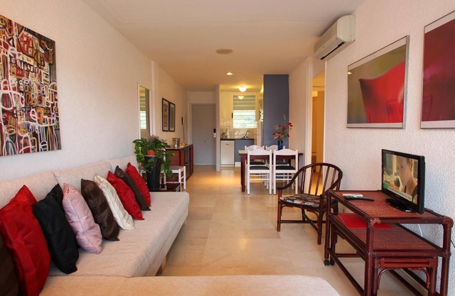 APARTAMENTO (5 ADULTOS) VISTA PISCINA