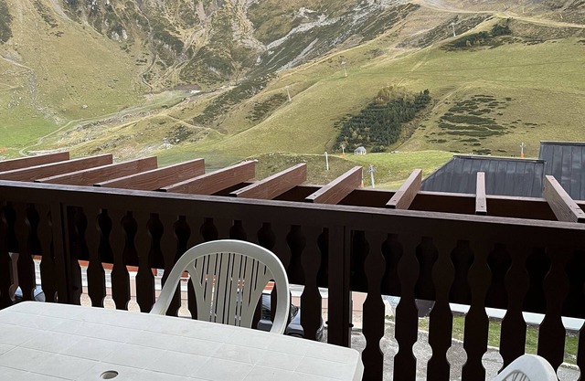 Apartment 8 Pers. La Mongie. 3 bedrooms. Indoor pool. Close to ski slopes.