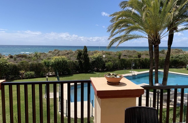 Apartamento 815 primera linea de playa con vistas al mar