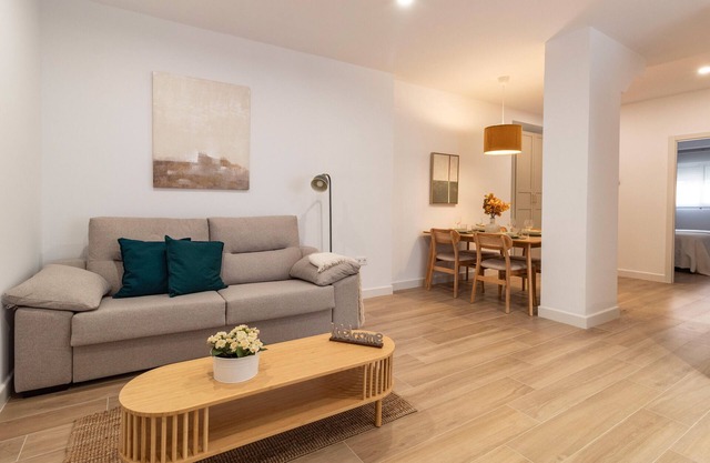 Apartment 'Acogedor Piso Junto Sta Justa 3' with Wi-Fi and Air Conditioning