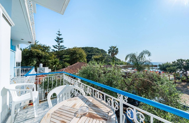 Apartamento 'Alex Bar 3' con vistas al mar, Wi-Fi y aire acondicionado