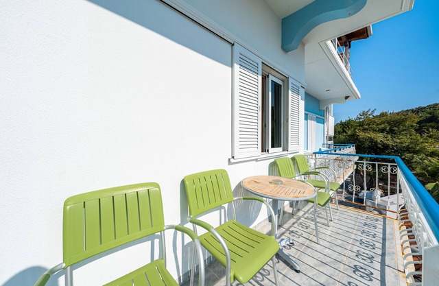 Apartamento 'Alex Bar 7' con vistas al mar, Wi-Fi y aire acondicionado