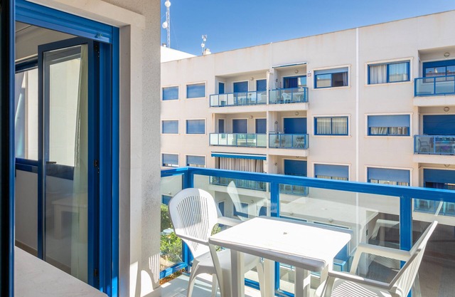 Apartamento 'Alicante Hills' con terraza privada, Wi-Fi y aire acondicionado