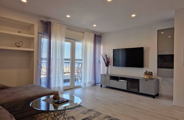 Apartment Andrada - One-Bedroom Apartment with Balcony and Sea View