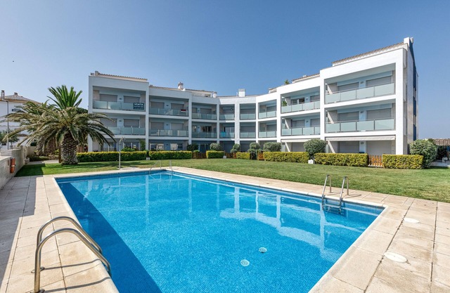 Apartamento 'Apartamento Moll Con Piscina' con vistas a la montaña, piscina y aire acondicionado