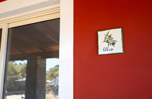 Apartamento 'Appartamento Ulivo Vista Piscina' con vistas al mar, Wi-Fi y aire acondicionado