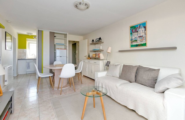 Apartamento 'Appartement Vue Mer - 50 M Plage' con vistas al mar y terraza privada