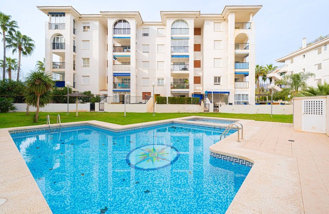 Apartamento 'Azahar Spaniahome' con piscina compartida, Wi-Fi y aire acondicionado.