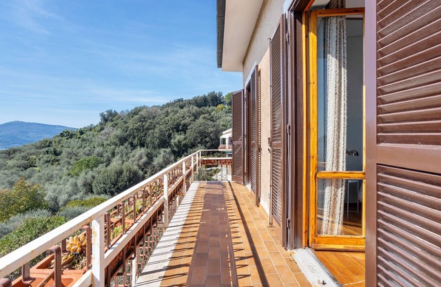 Apartment 'Baia Blu Amati' with Sea View, Balcony and Wi-Fi