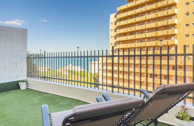 Apartamento 'Beach View Challenge' con vistas al mar, Wi-Fi y aire acondicionado.