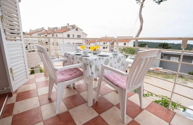 Apartamento Bencun by Interhome