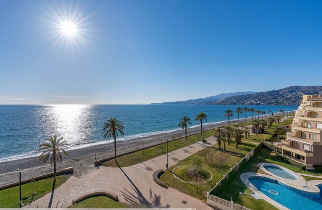 Apartamento 'Bonito Apartamento Frente Al Mar' con vistas al mar, Wi-Fi y aire acondicionado