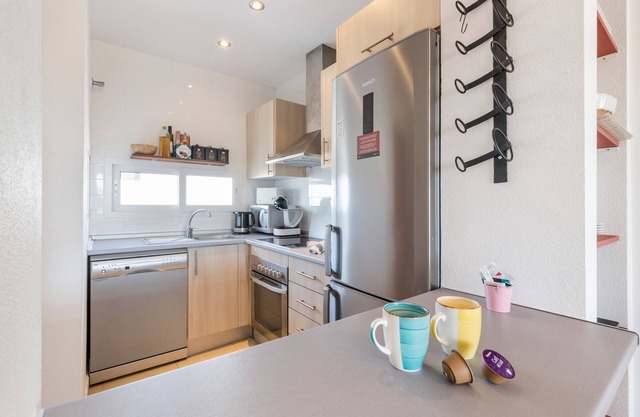 Apartamento 'CasaDeLuxe Condado' con vistas a la montaña, piscina compartida y Wi-Fi