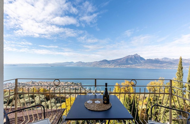 Apartamento 'Casa Serena' con vistas al lago, Wi-Fi y aire acondicionado