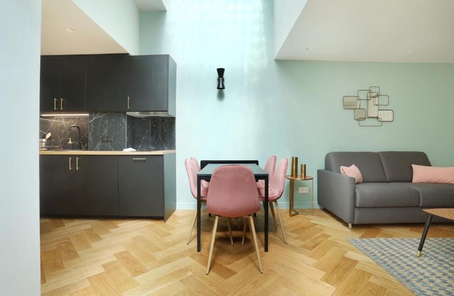 Apartment center of Paris by Studio prestige
