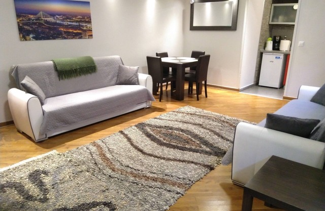 Apartamento Dedinje - Free Wi-Fi gratuito en la calle Aparcamiento - 60 metros cuadrados 646 pies cuadrados - Todo el APT